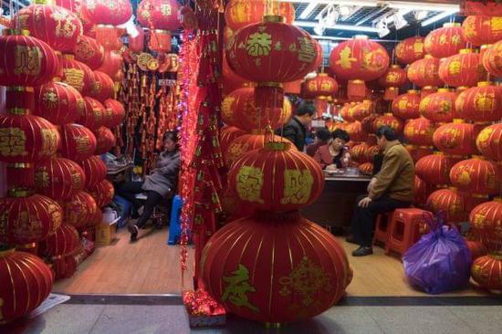外媒称全球六成圣诞物品产自义乌：什么都能在这买到
